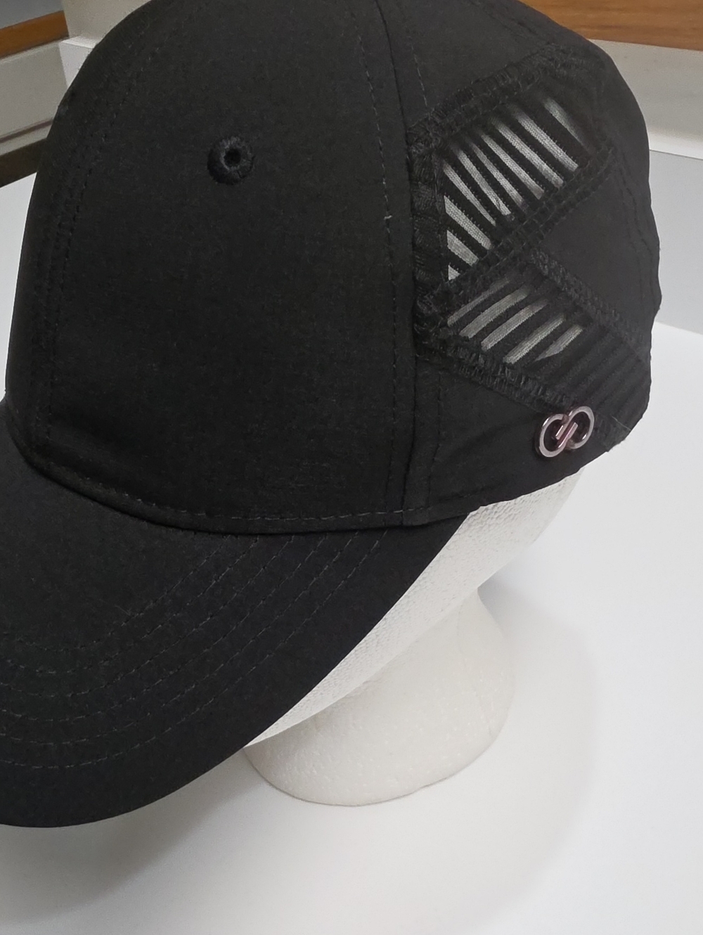 Gaiam Women’s Cruiser Breathable Sol Performance Baseball Cap – Black (One Size)